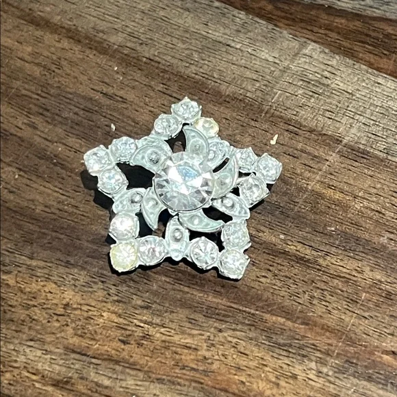 Vintage Star Rhinestone Brooch - Picture 3 of 5